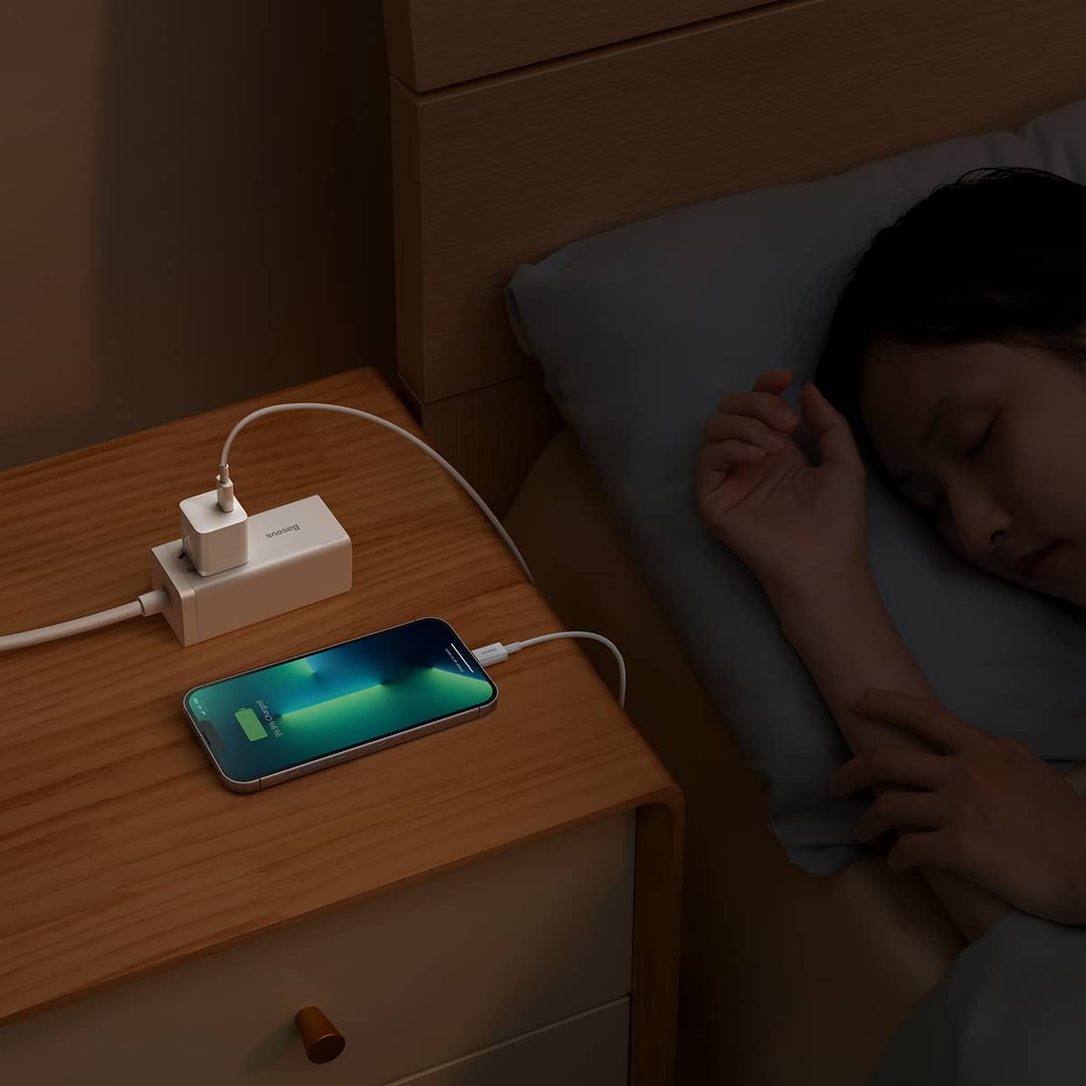 شارژر دیواری 20 وات بیسوس به همراه کابل مناسب آیفون مدل Baseus GaN5 Fast Charger 1C 20W CCGN040102