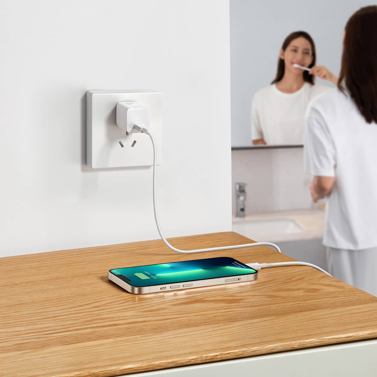 شارژر دیواری 20 وات بیسوس به همراه کابل مناسب آیفون مدل Baseus GaN5 Fast Charger 1C 20W CCGN040102