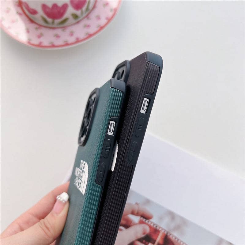قاب کبریتی آیفون سبز مدل The North Face مناسب iphone 11 ' iphone 11 ProMax , iphone 12 , iphone 12 Pro , iphone 12 ProMax , iphone 13 , iphone 13 ProMax , iphone 14ProMax