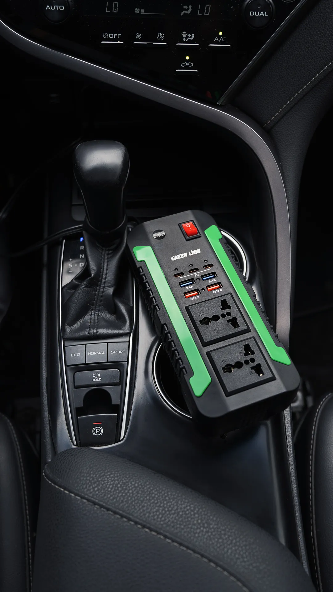 اینورتر ماشین به برق 220 گرین لاین مدل Green Lion Spark 300 Power Inverter GNSPI300WAT