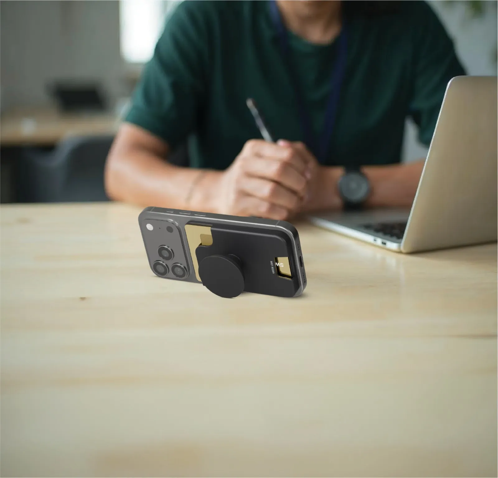 جاکارتی و هولدر مگ سیف گرین لاین مدل Green Lion W2-Magsafe Wallet Card Holder GNW2MGHLDBK